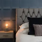 Aura Retreat With Free Parking
